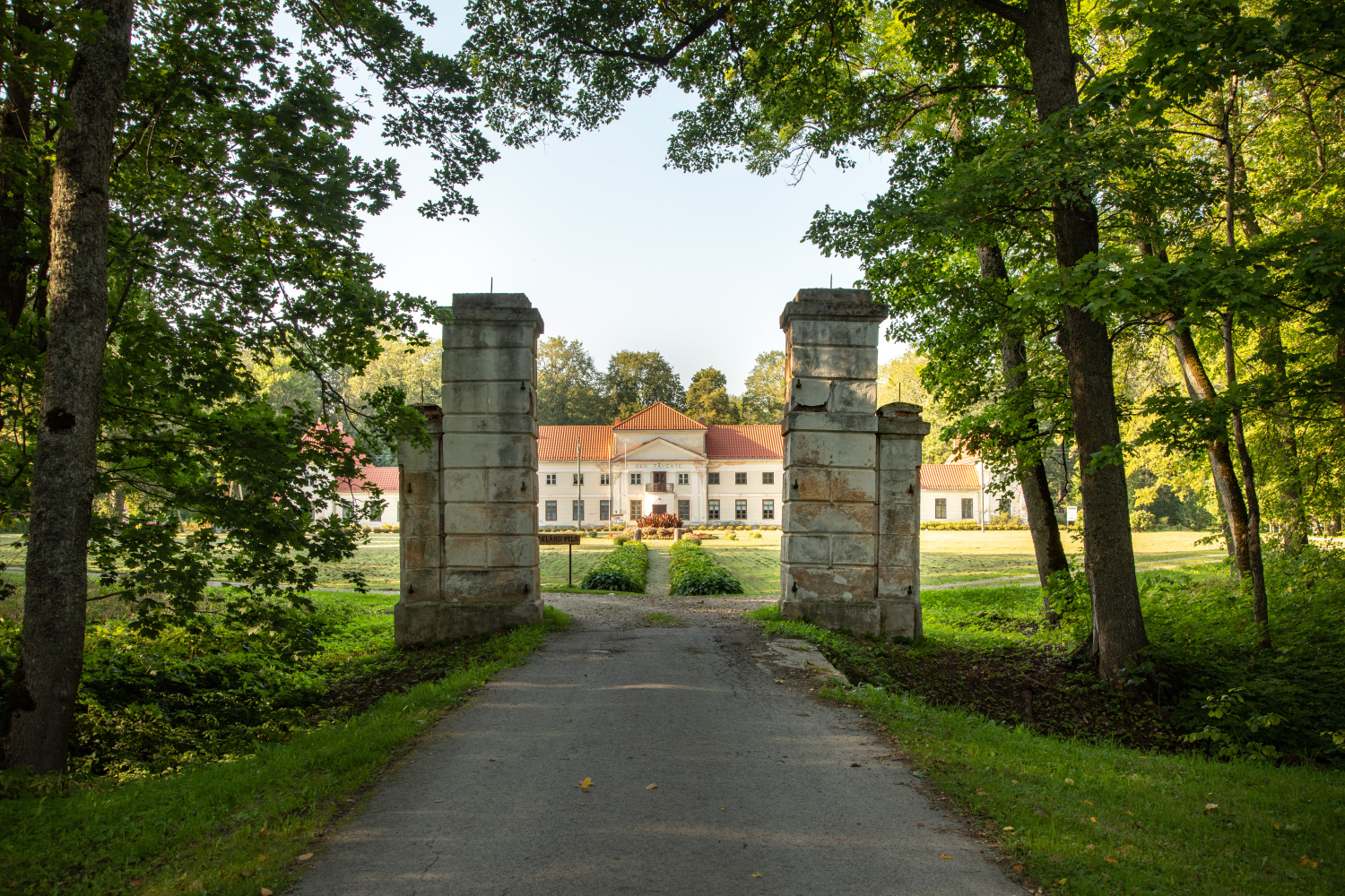 Varakļāni Palace exterior view 2