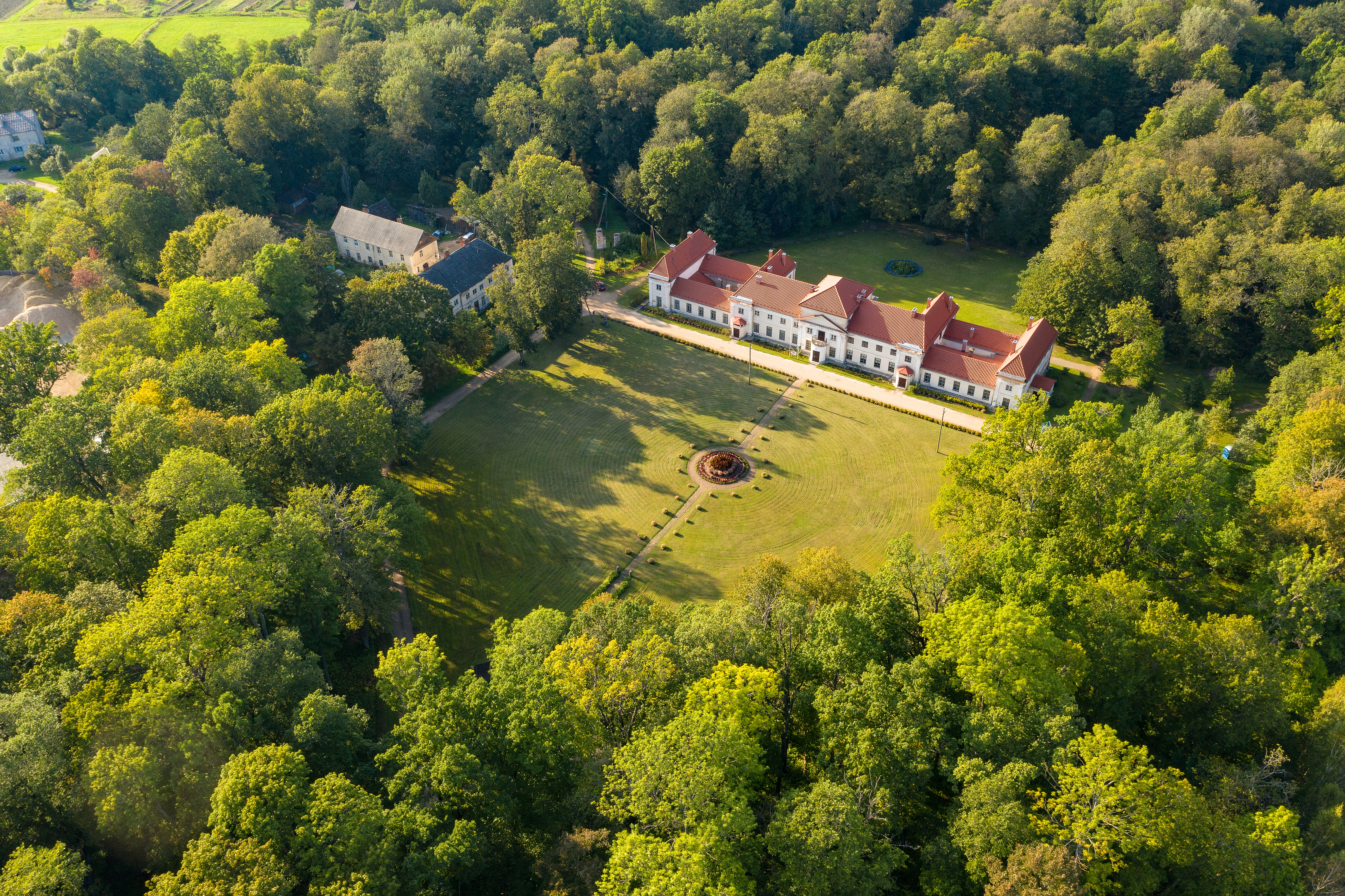 Varakļāni Palace exterior view 5